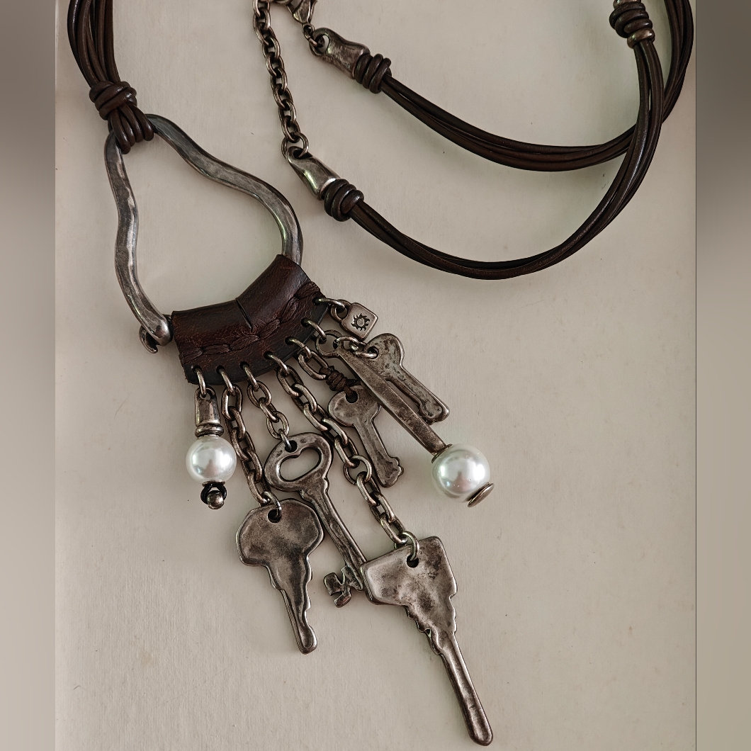 Rare Uno De 50 Man Ojo Long Necklace Brown Leather Cord And Silver Key Charms